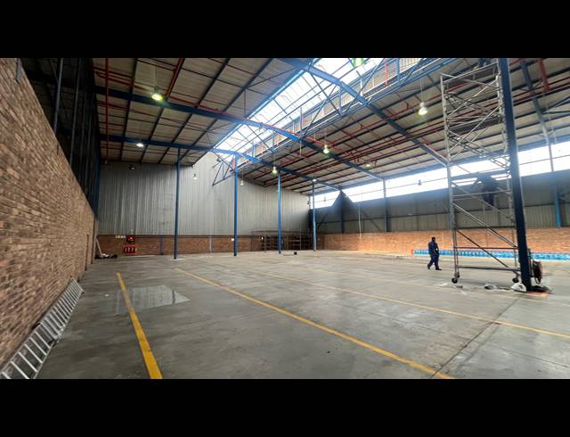 6,932M² WAREHOUSE TO LET IN SPARTAN